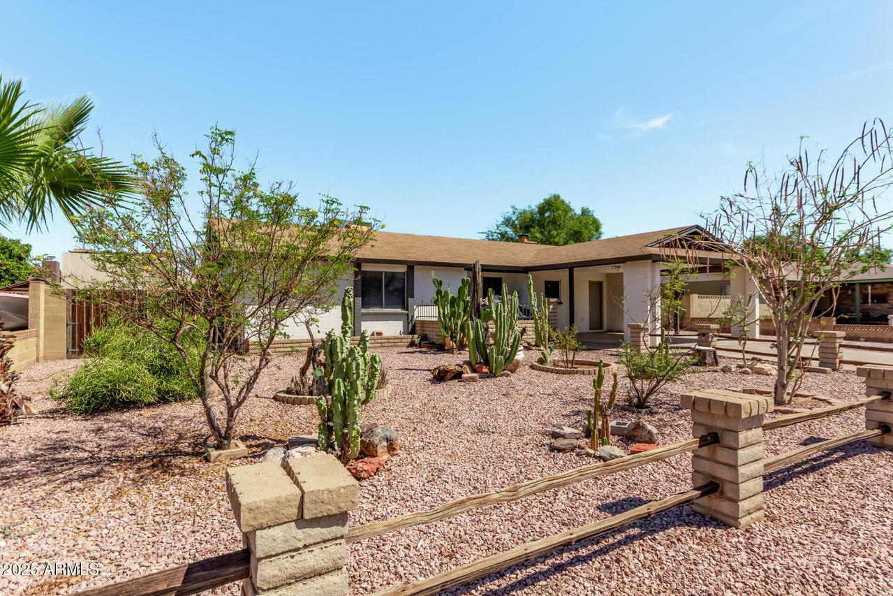 802 W Michelle Dr., Phoenix, AZ 85023