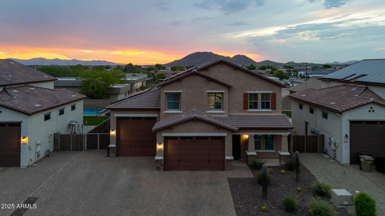 25244 N 69th Ave., Peoria, AZ 85383