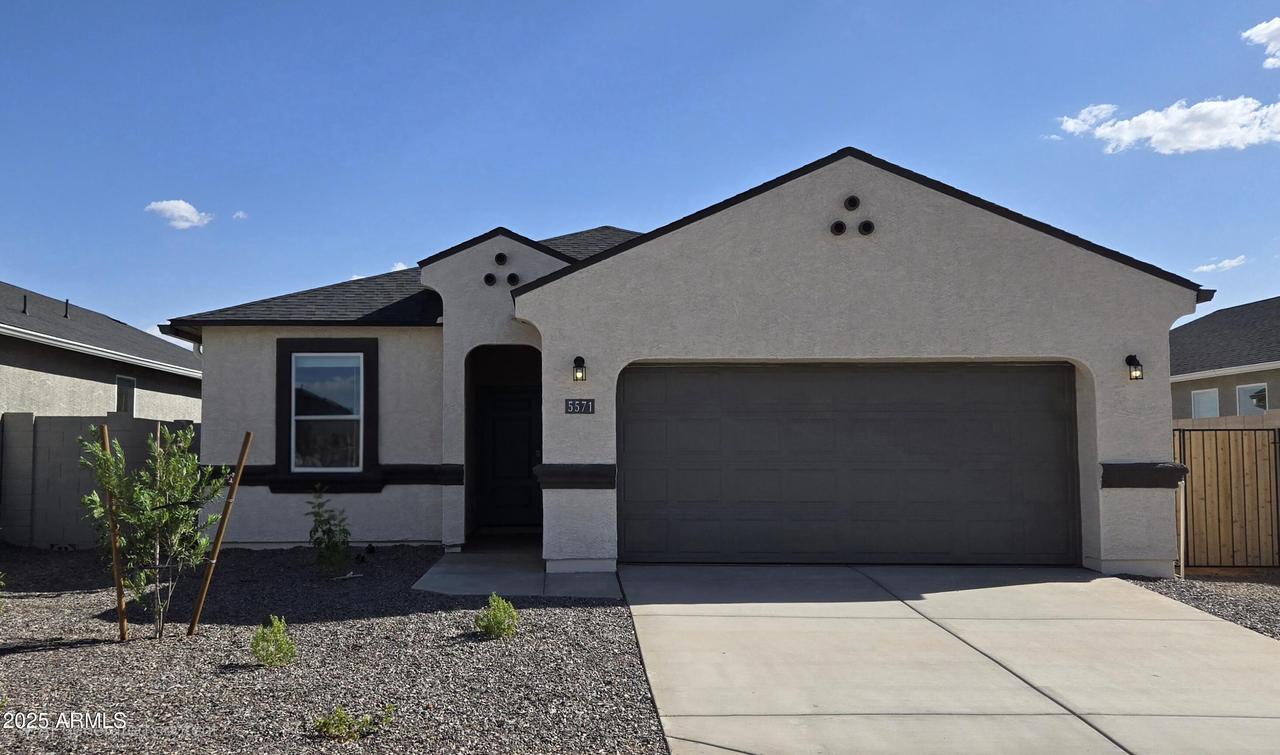 5571 E Axle Ln., San Tan Valley, AZ 85140