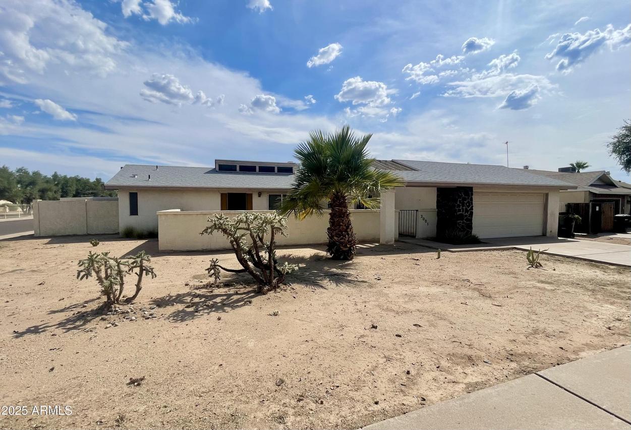 3001 W Mercer Ln., Phoenix, AZ 85029