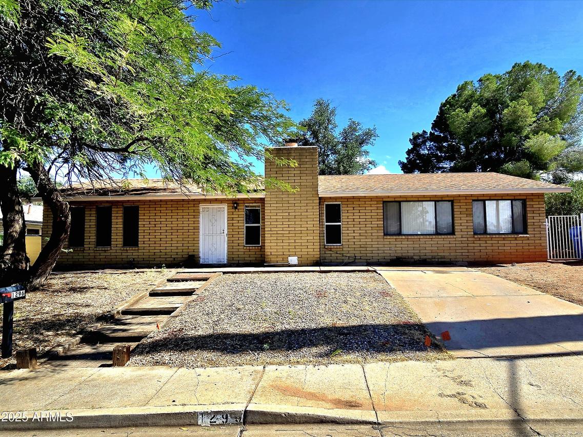1296 Ocotillo Dr., Sierra Vista, AZ 85635