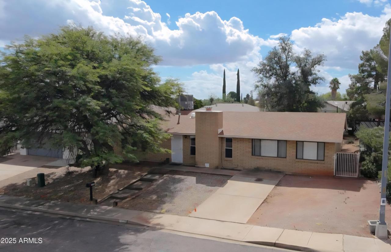 1296 Ocotillo Dr., Sierra Vista, AZ 85635