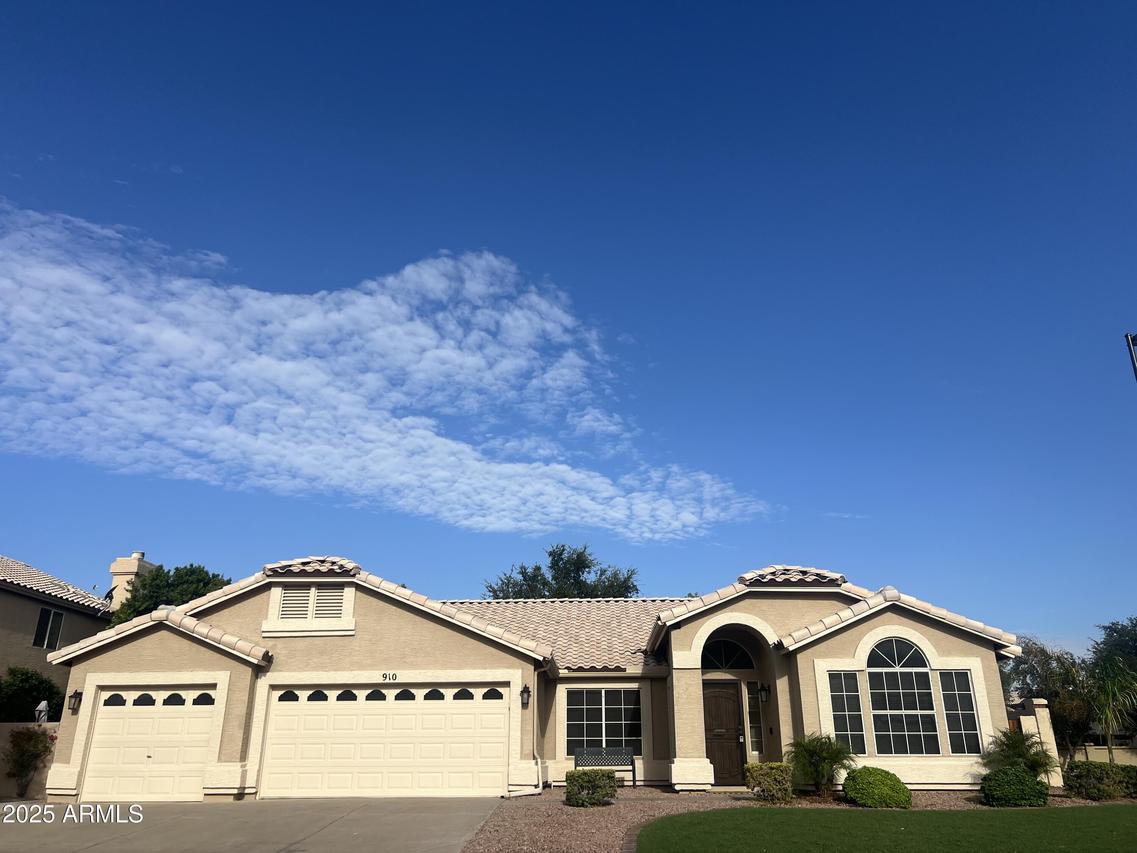 910 S Paradise Dr., Gilbert, AZ 85233