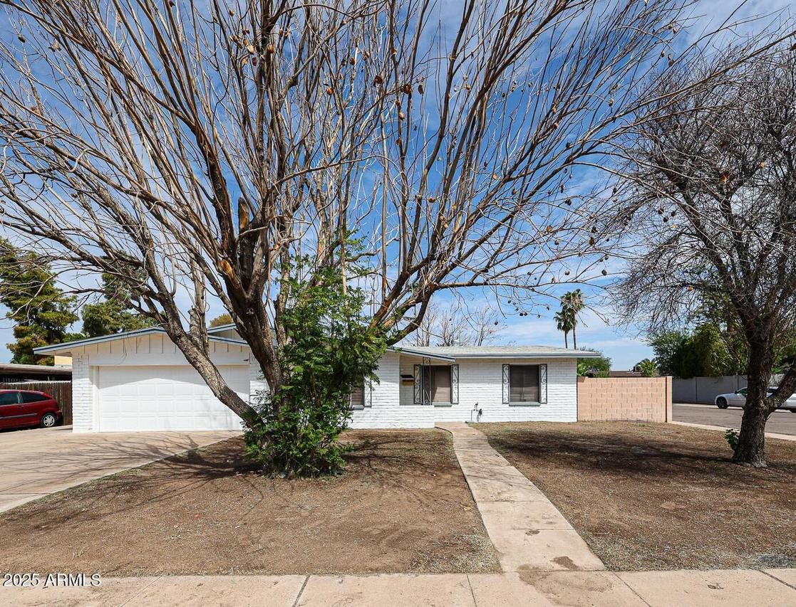 1648 E Campus Dr., Tempe, AZ 85282