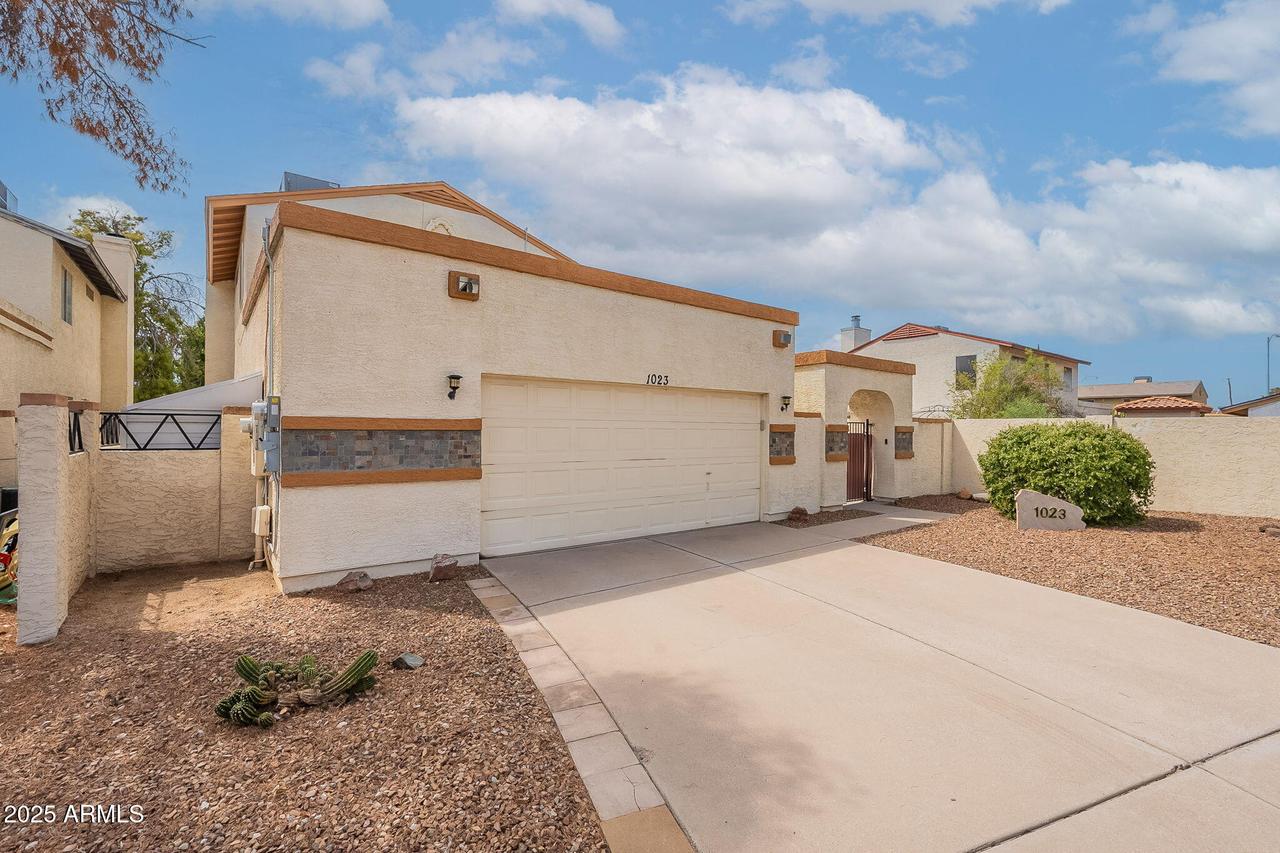 1023 E Escuda Dr., Phoenix, AZ 85024