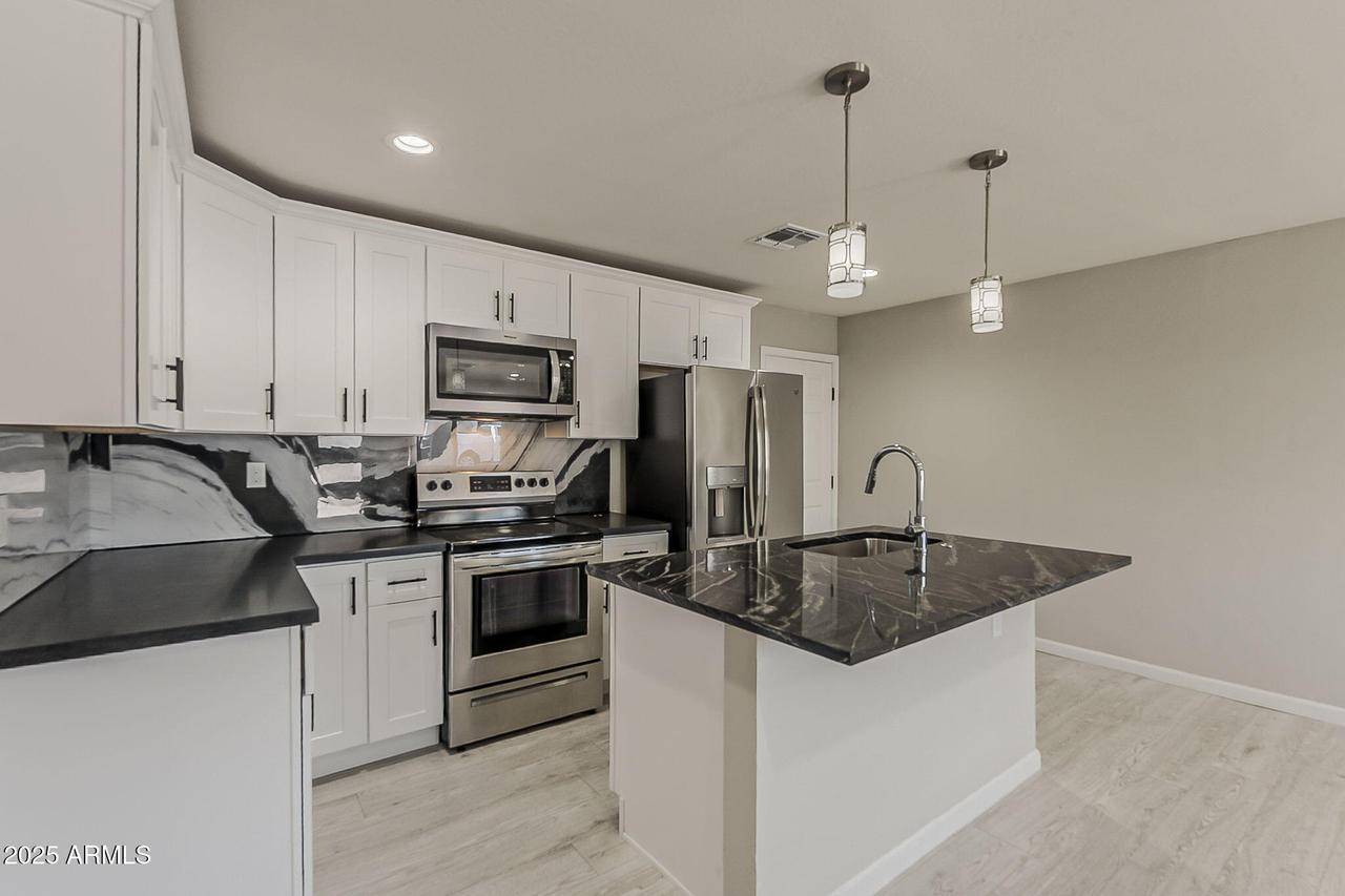 9628 N 10th Ave., Phoenix, AZ 85021