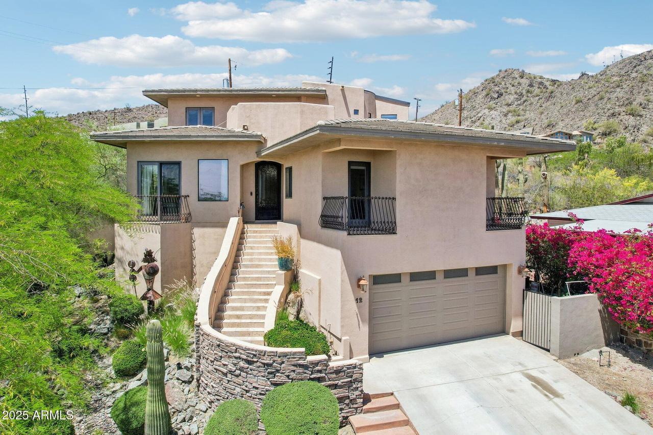 12 E Foothill Dr., Phoenix, AZ 85020