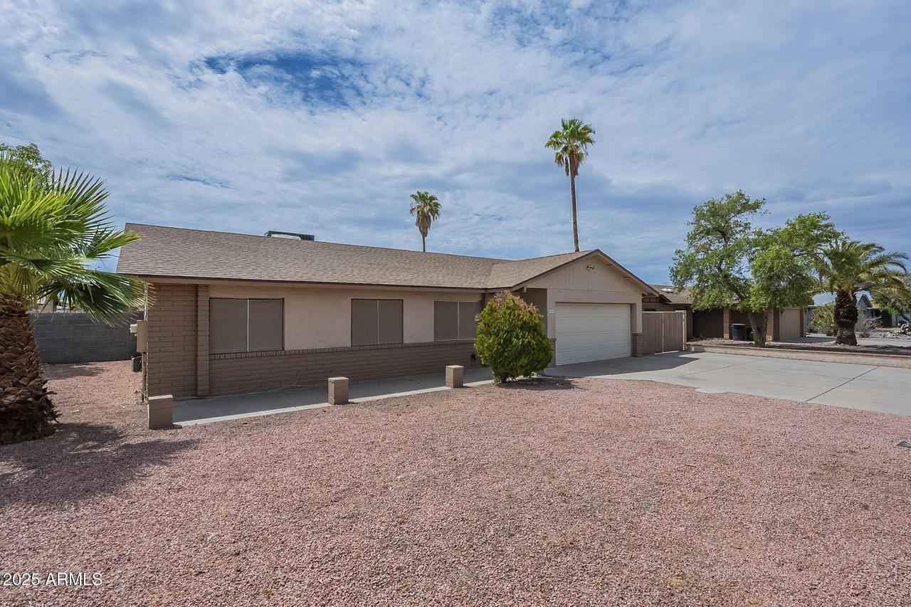 9509 W Echo Ln., Peoria, AZ 85345