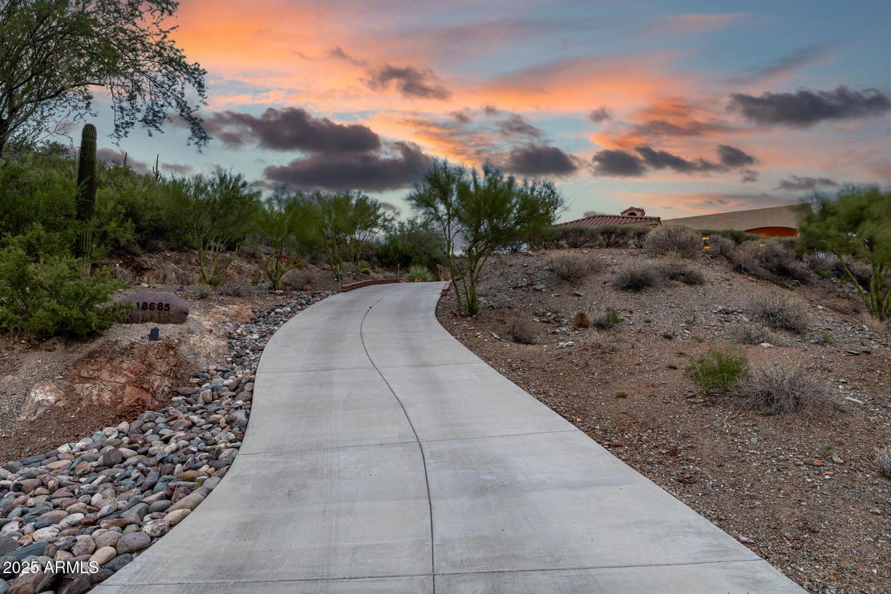 18685 E Agua Vista, Black Canyon City, AZ 85324