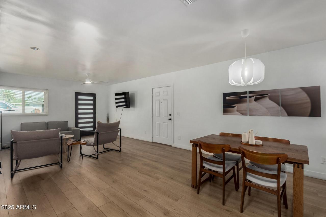 829 W Mitchell Dr., Phoenix, AZ 85013