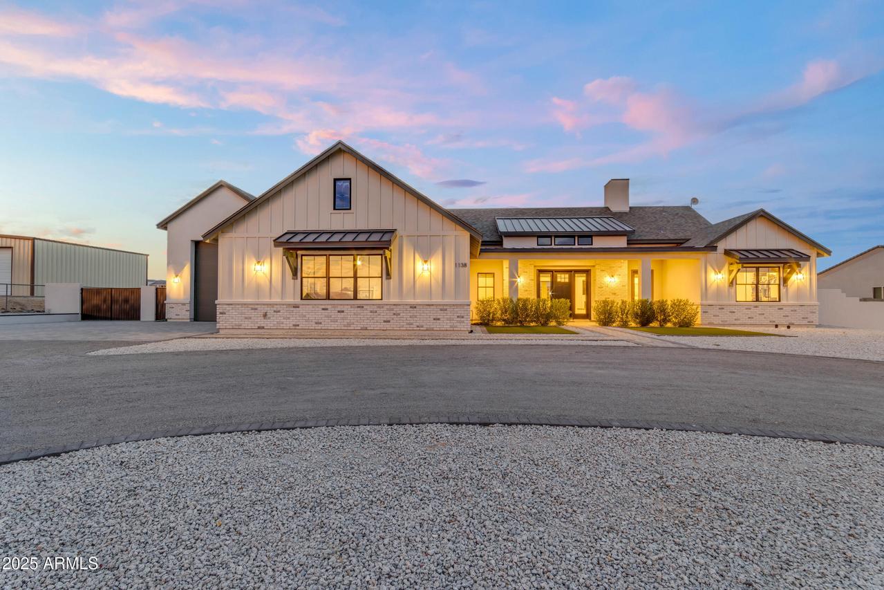 1138 W Catherine Ln., San Tan Valley, AZ 85144