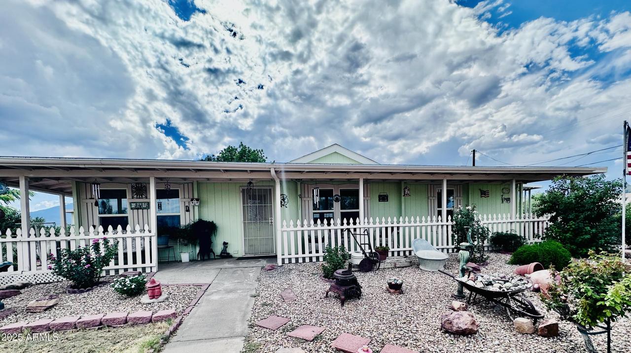 1290 E Montecito Dr., Globe, AZ 85501