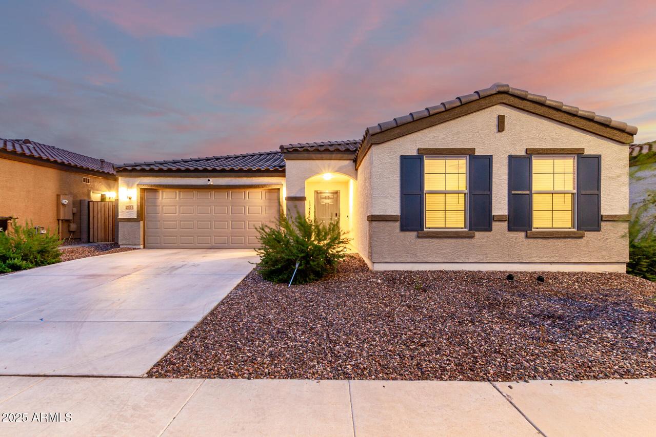 2551 W Grenadine Rd., Phoenix, AZ 85041