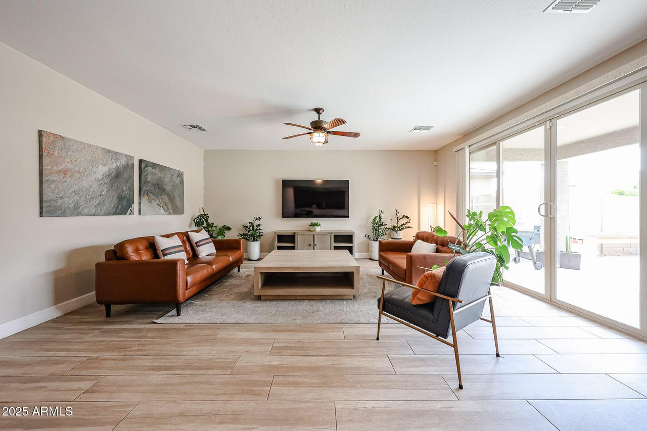 16083 W Laurel Ln., Surprise, AZ 85379