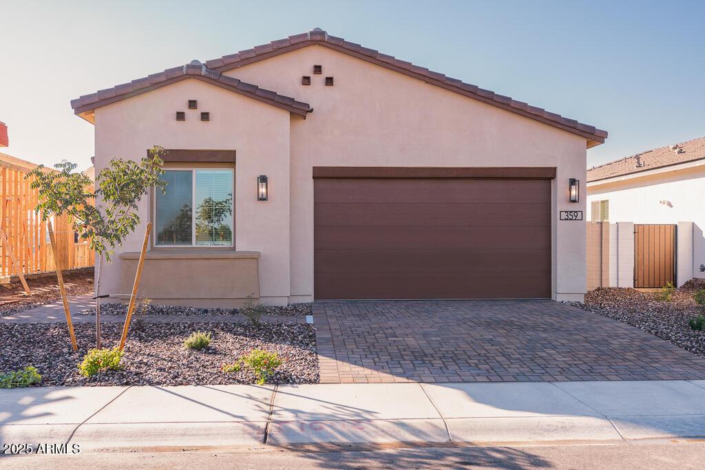 359 E Eldora Ln., San Tan Valley, AZ 85140
