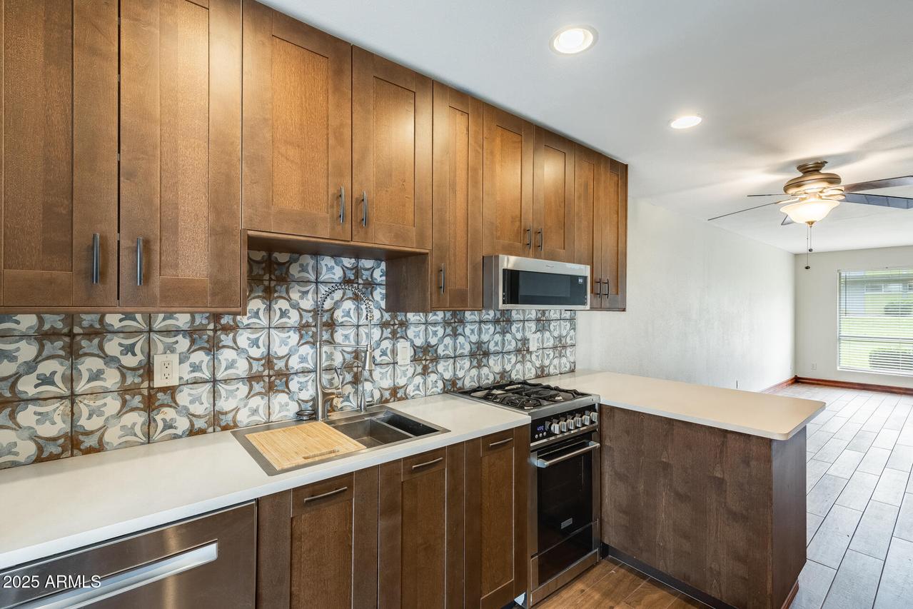 7141 N 16th St. #6, Phoenix, AZ 85020
