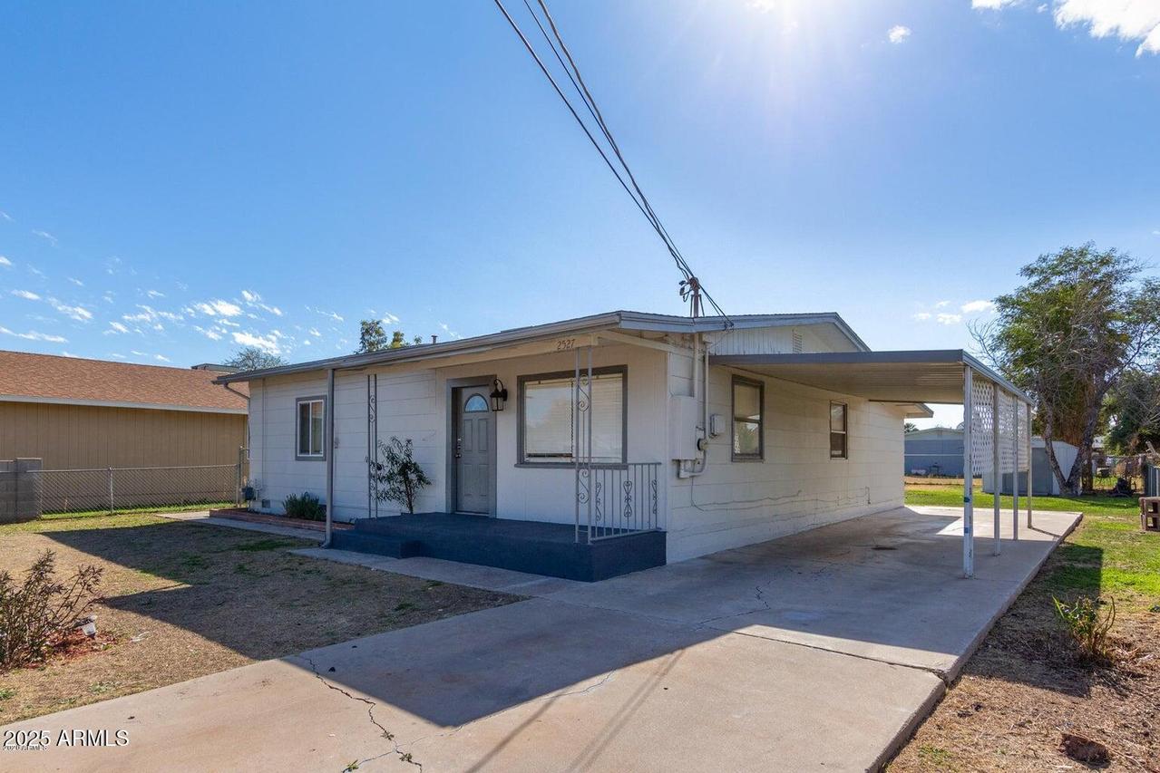 2527 E Maryland Dr., Tempe, AZ 85288