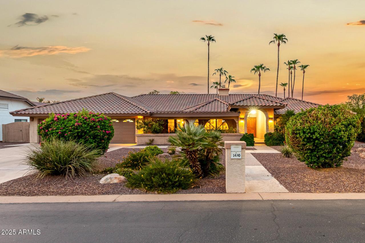 1430 E Los Arboles Dr., Tempe, AZ 85284