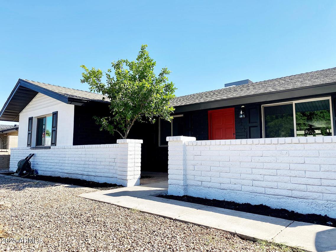 2441 E Loyola Dr., Tempe, AZ 85282