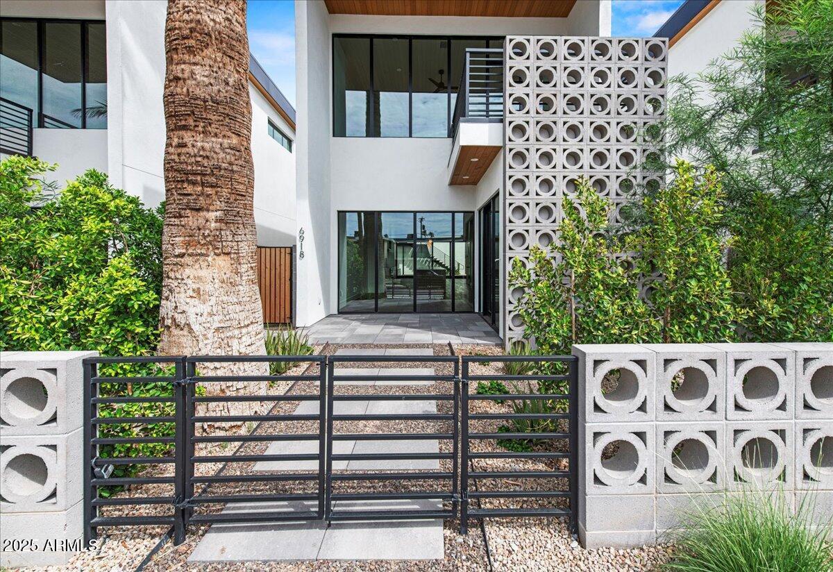 6918 E 2nd St., Scottsdale, AZ 85251