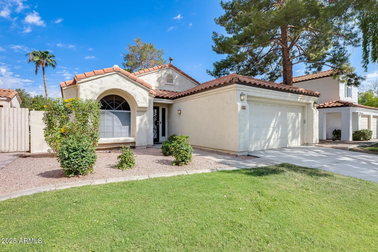 4146 E Becker Ln., Phoenix, AZ 85028