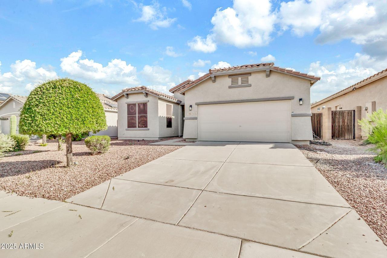 2237 W Agrarian Hills Dr., San Tan Valley, AZ 85144