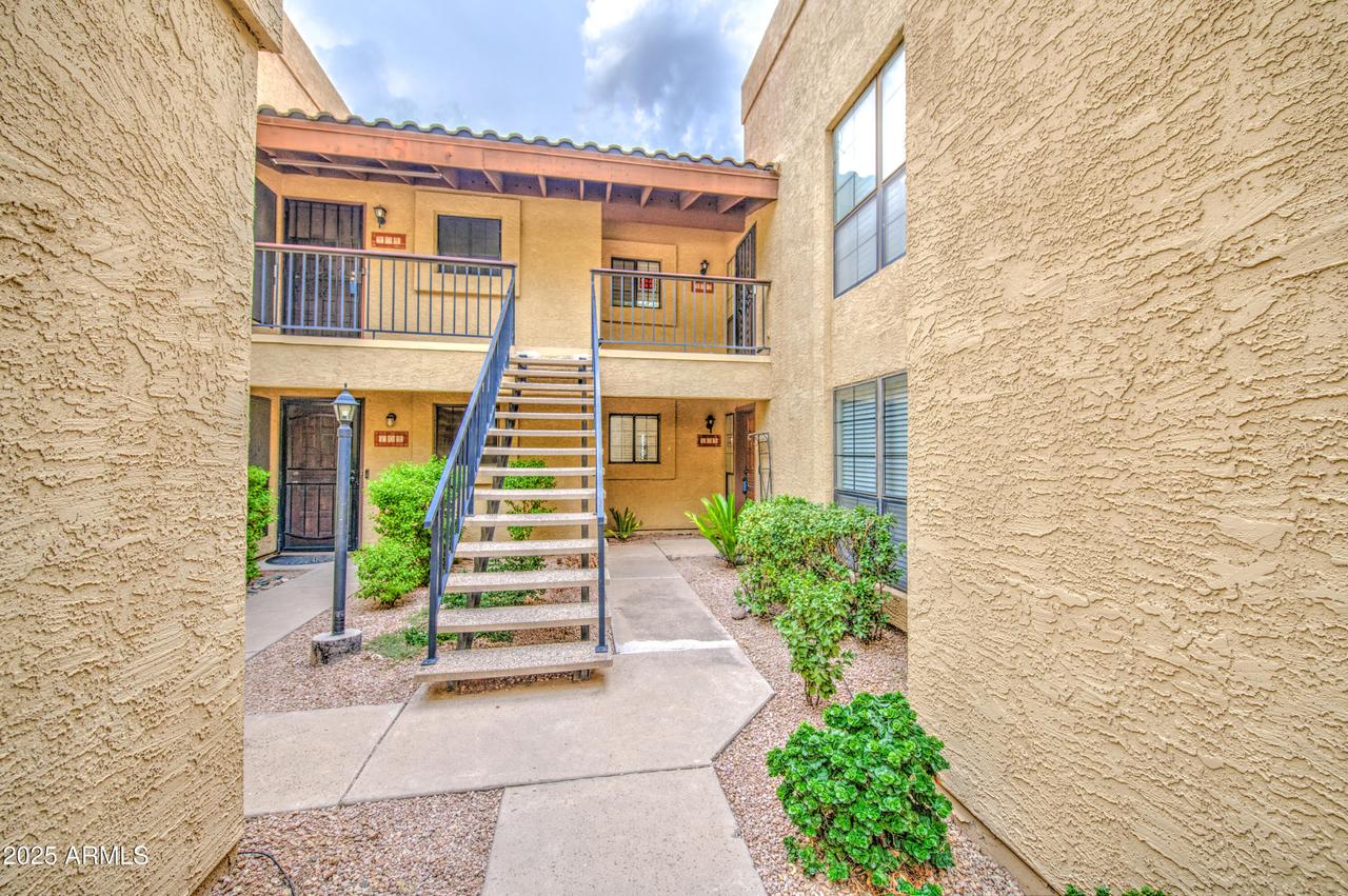 8301 N 21st Dr. #F203, Phoenix, AZ 85021