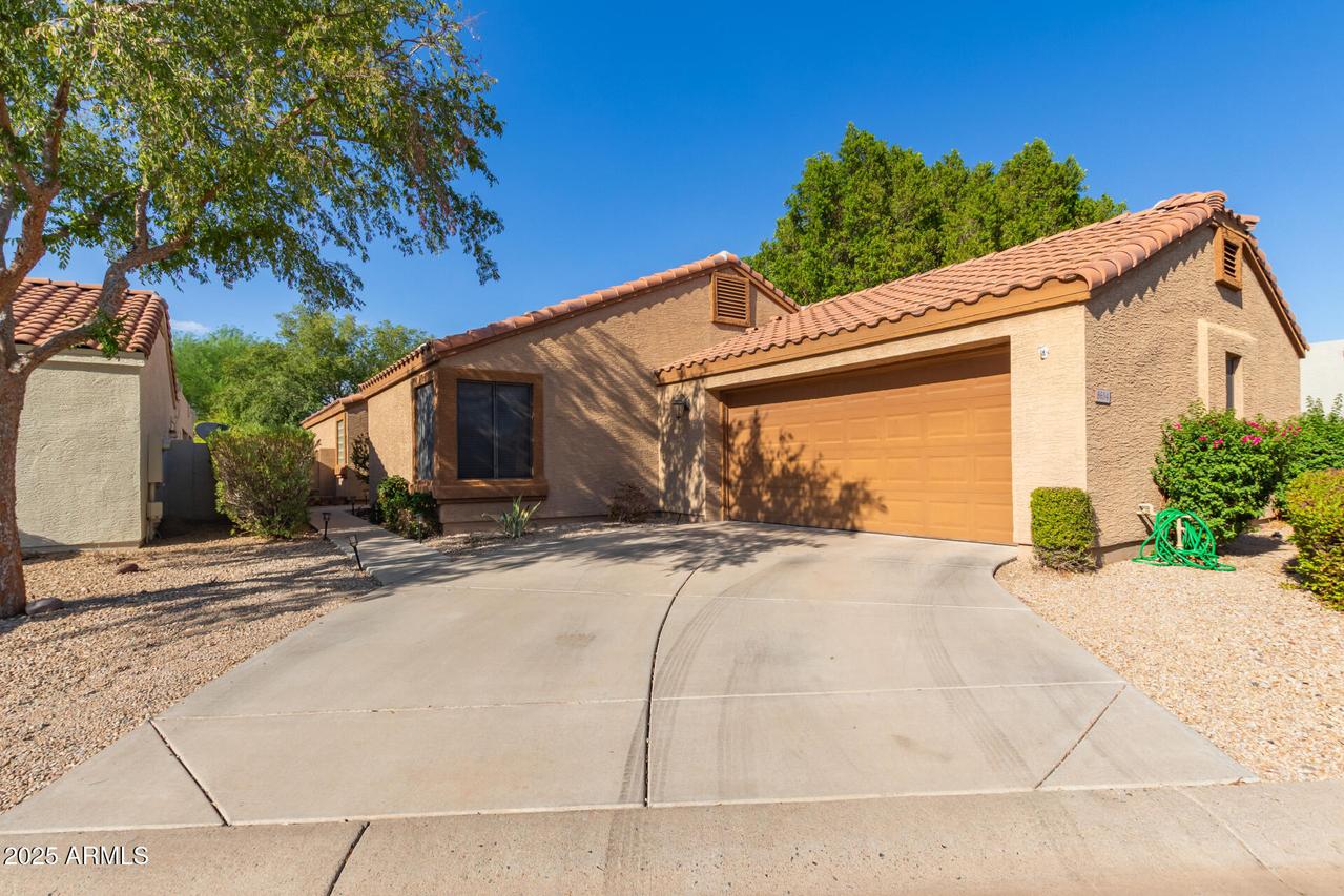 8634 W Country Gables Dr., Peoria, AZ 85381