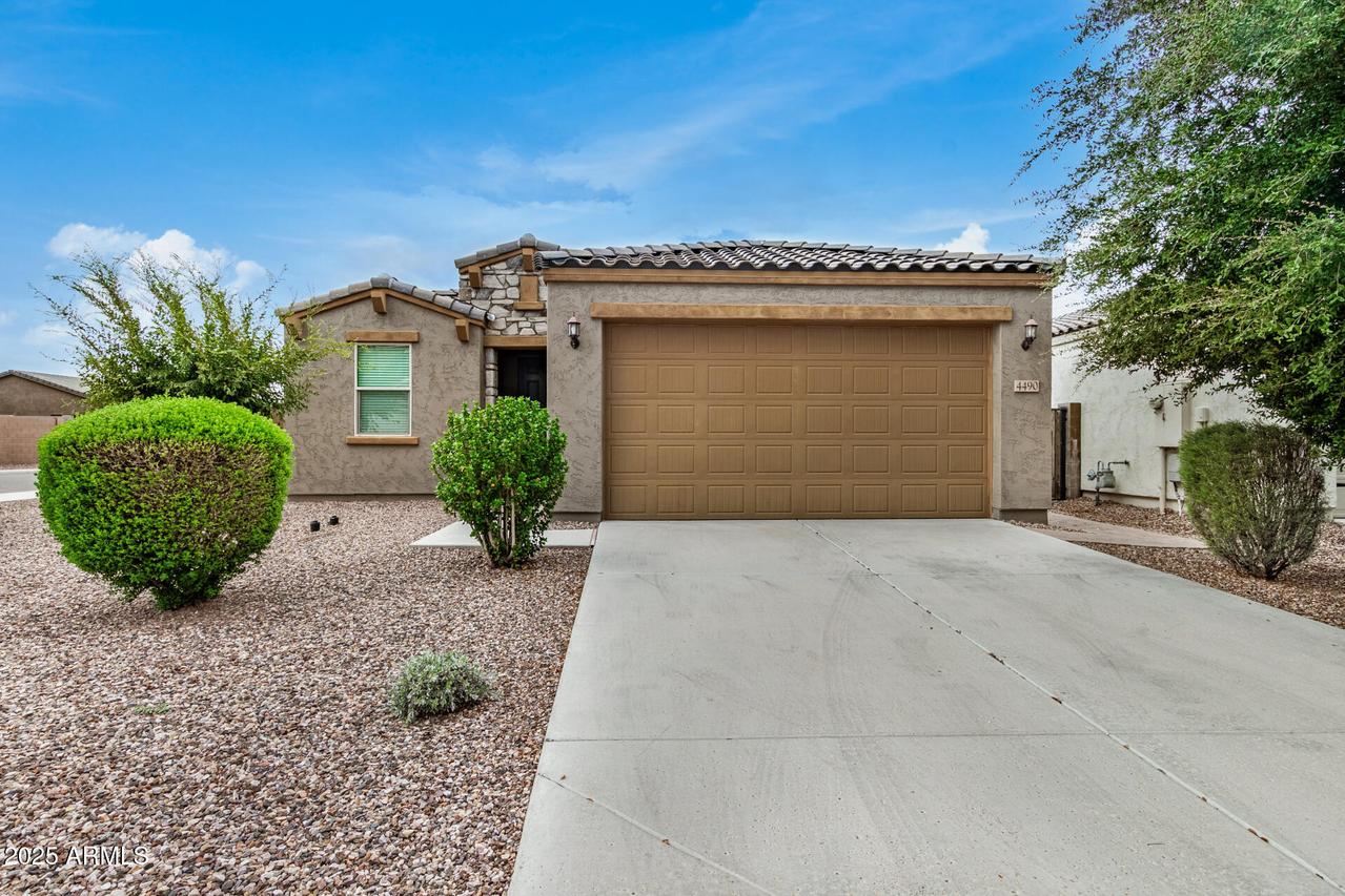 4490 W Horsenettle Dr., San Tan Valley, AZ 85144