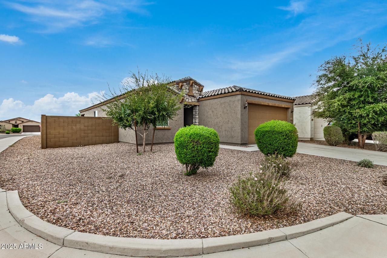 4490 W Horsenettle Dr., San Tan Valley, AZ 85144