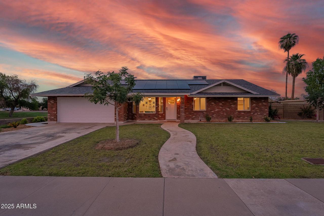 2846 E Glencove St., Mesa, AZ 85213