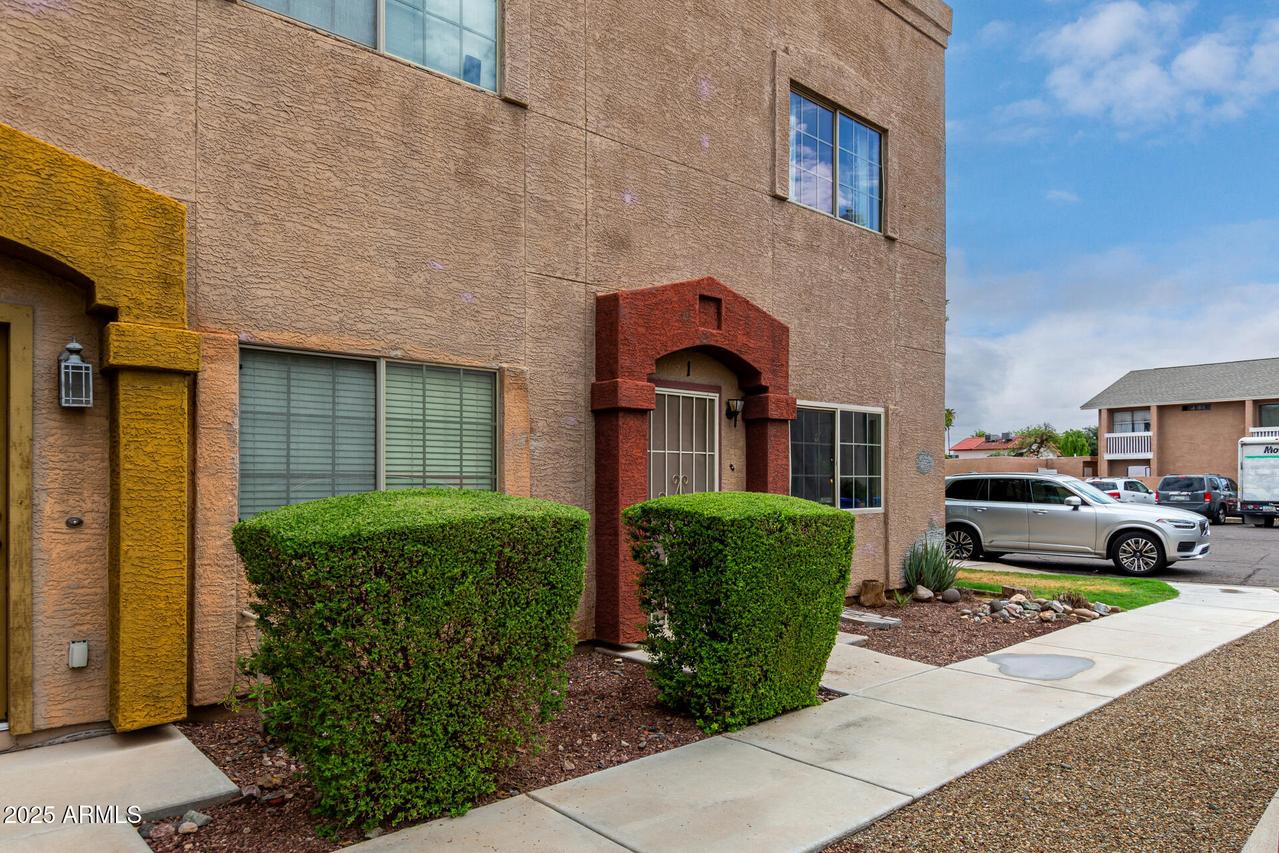 2826 E Tracy Ln. #1, Phoenix, AZ 85032