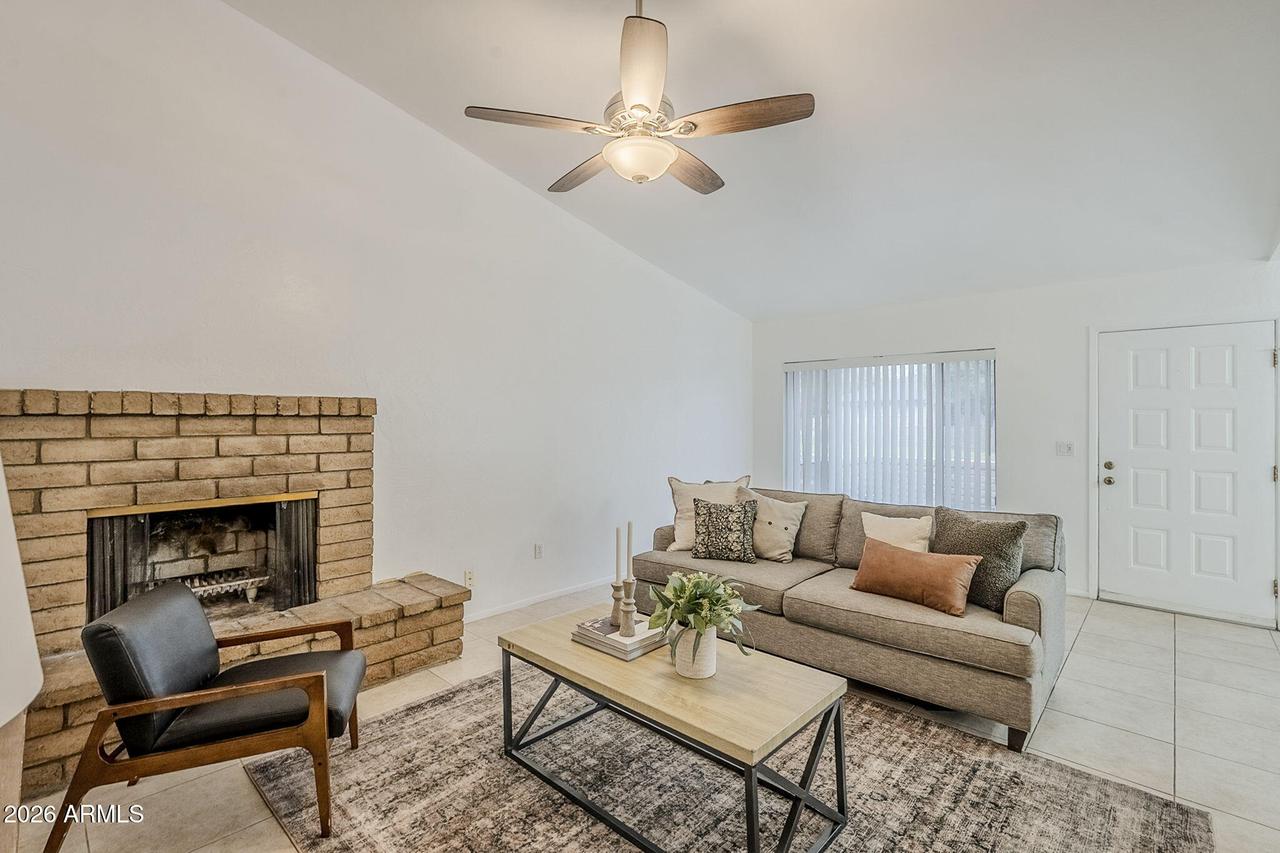 16 W Loma Vista Dr. #104, Tempe, AZ 85282