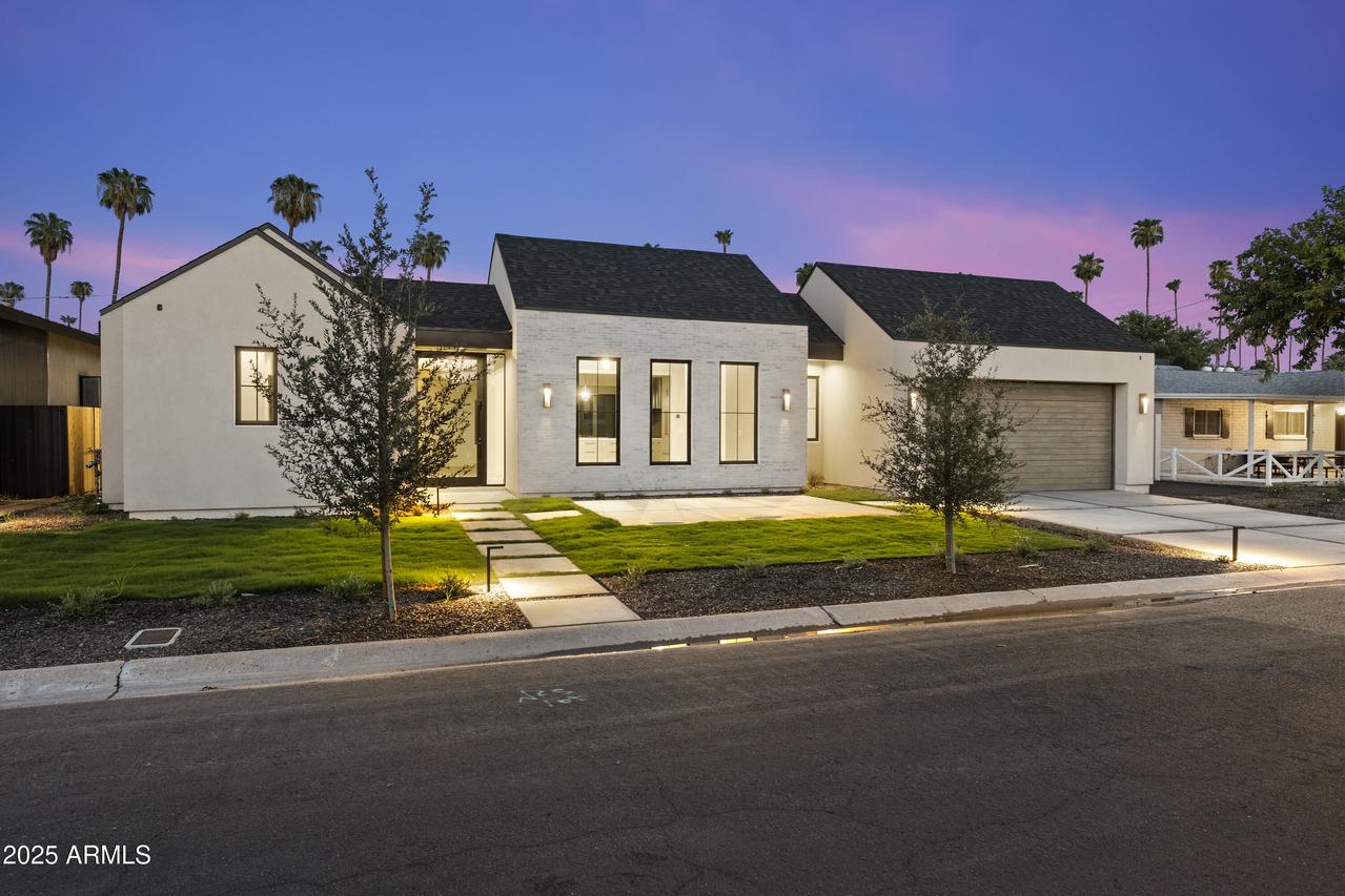 4215 N 34th St., Phoenix, AZ 85018