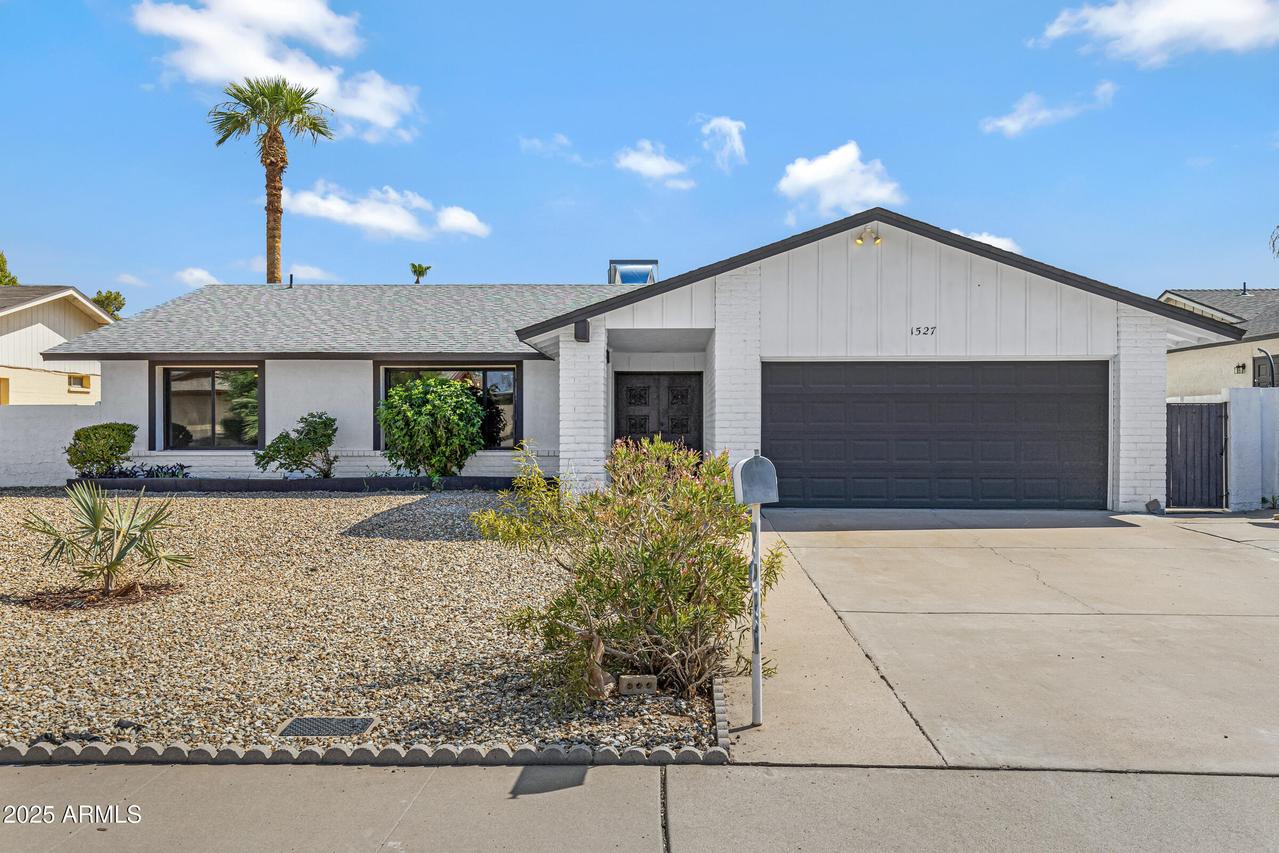 1527 E Bell De Mar Dr., Tempe, AZ 85283