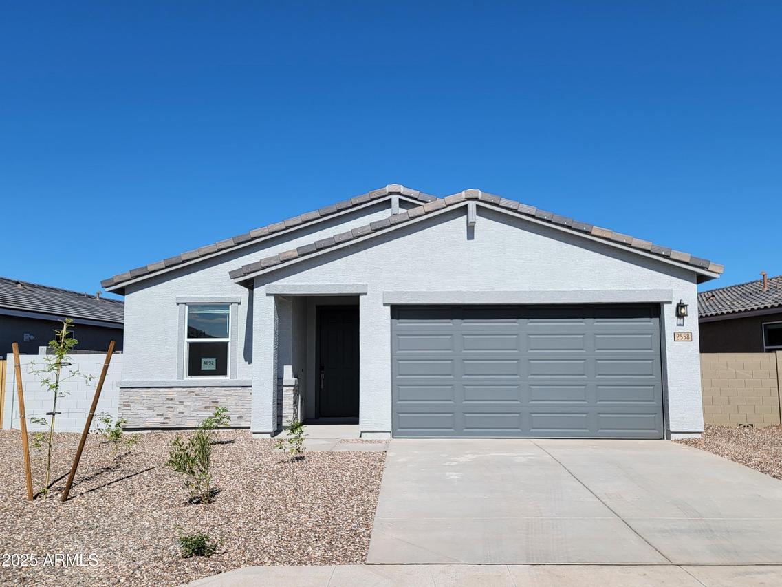 2558 E Fortana Dr., San Tan Valley, AZ 85143