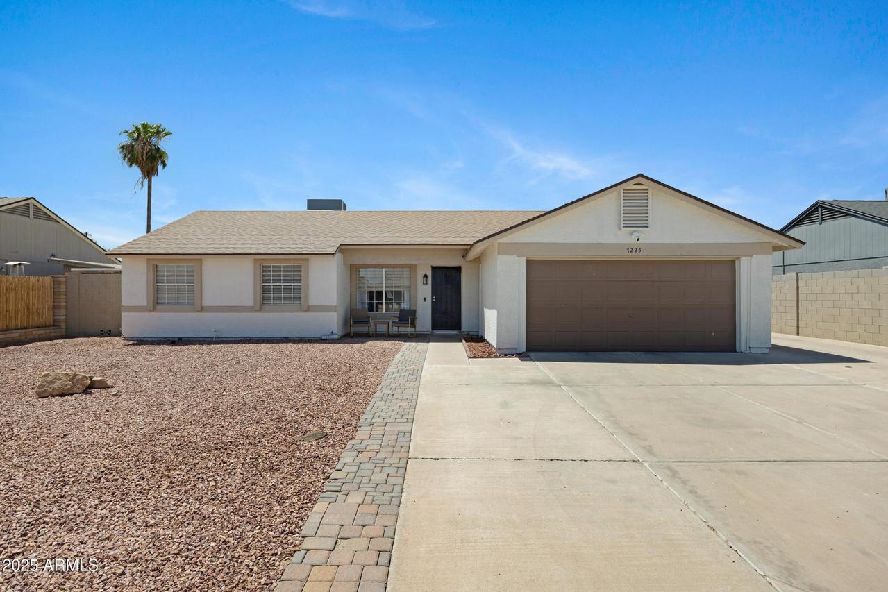 7225 W Canterbury Dr., Peoria, AZ 85345