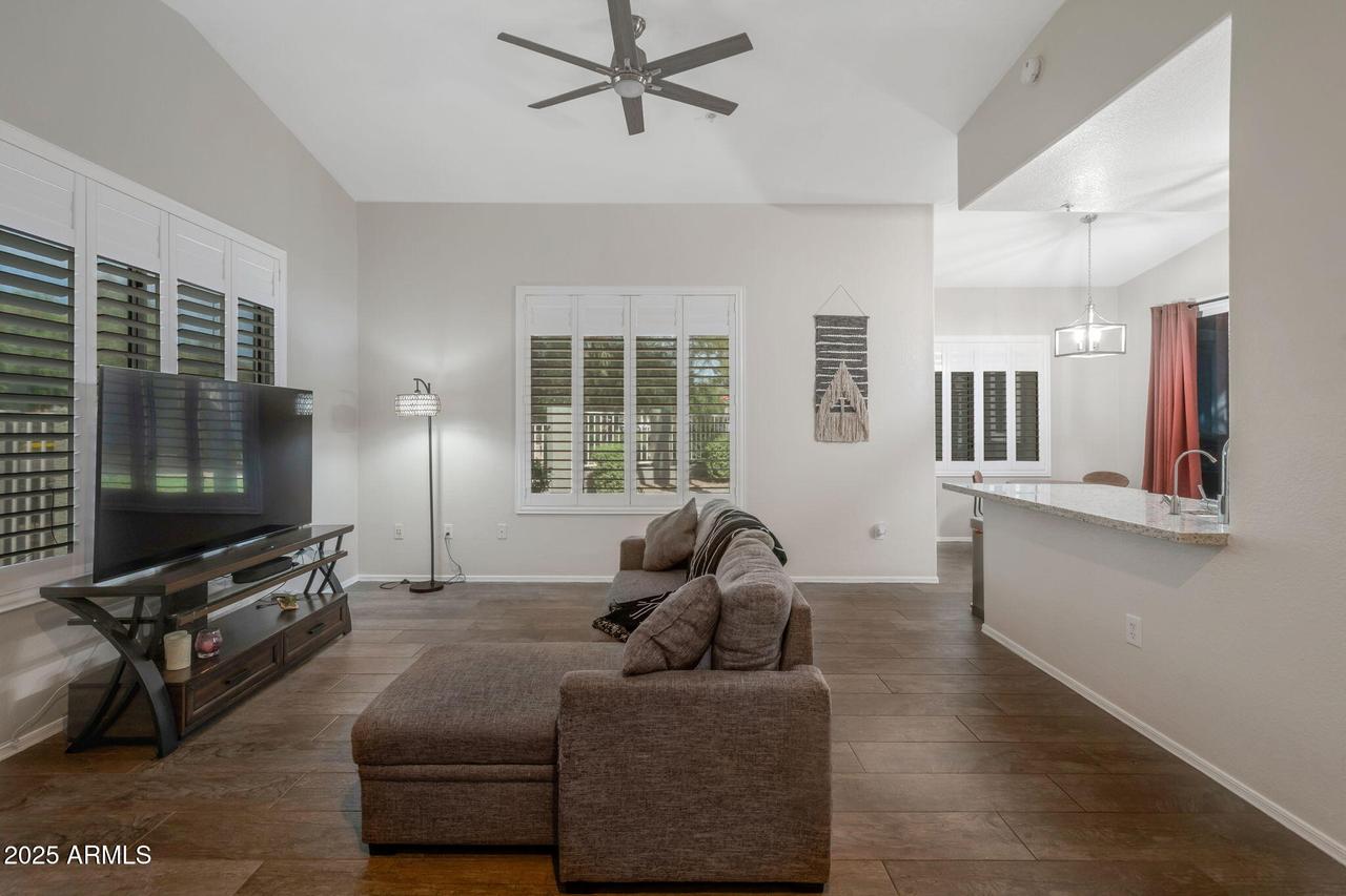 2929 W Yorkshire Dr. #1102, Phoenix, AZ 85027