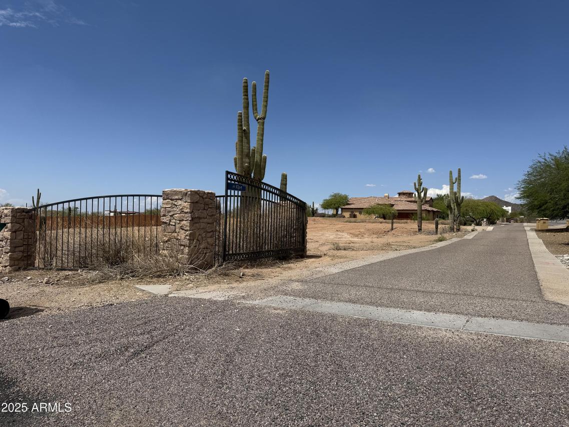 8404 N 82nd Pl. #-, Mesa, AZ 85207
