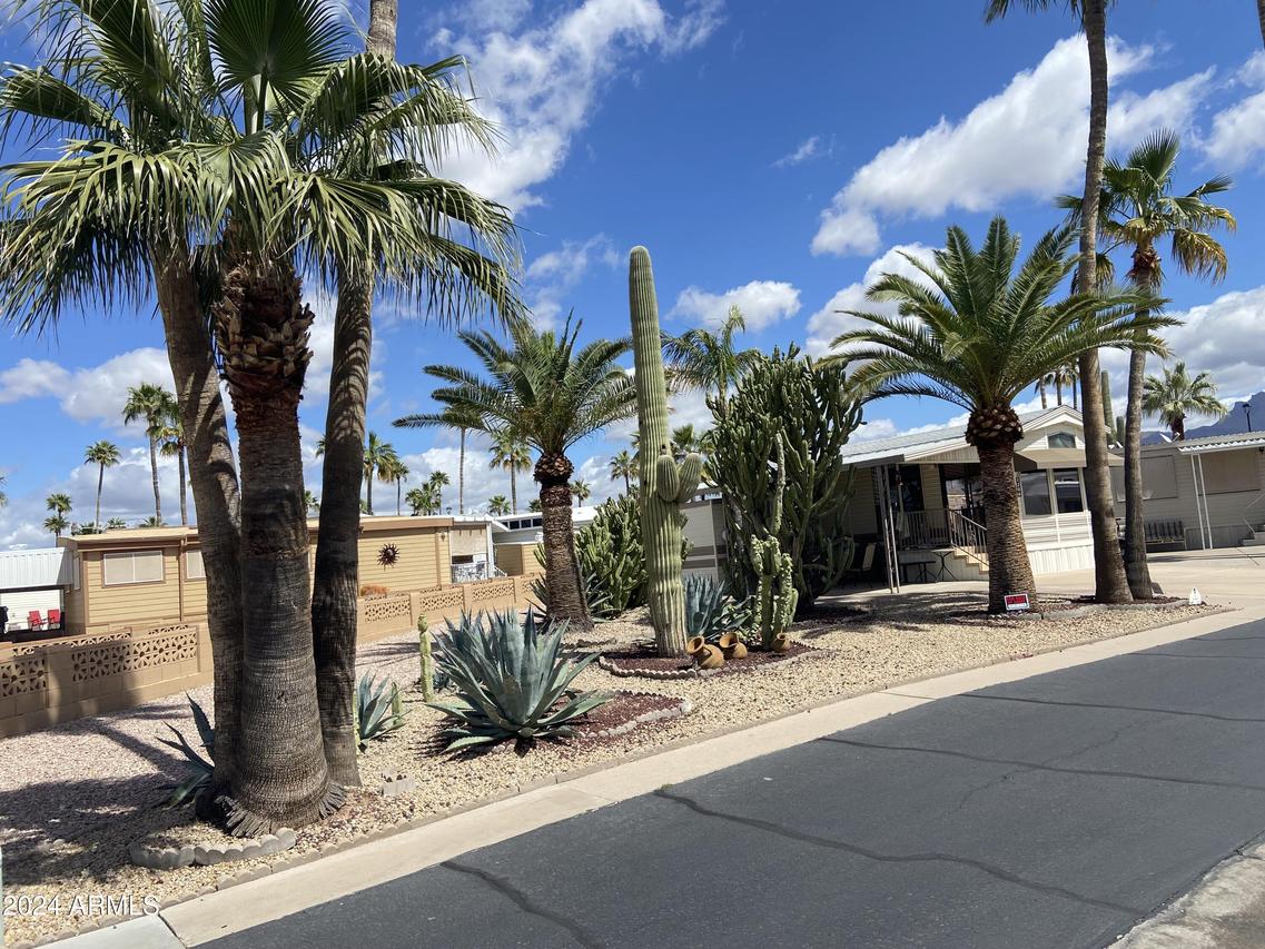 1206 W Klamath Dr., Apache Junction, AZ 85119