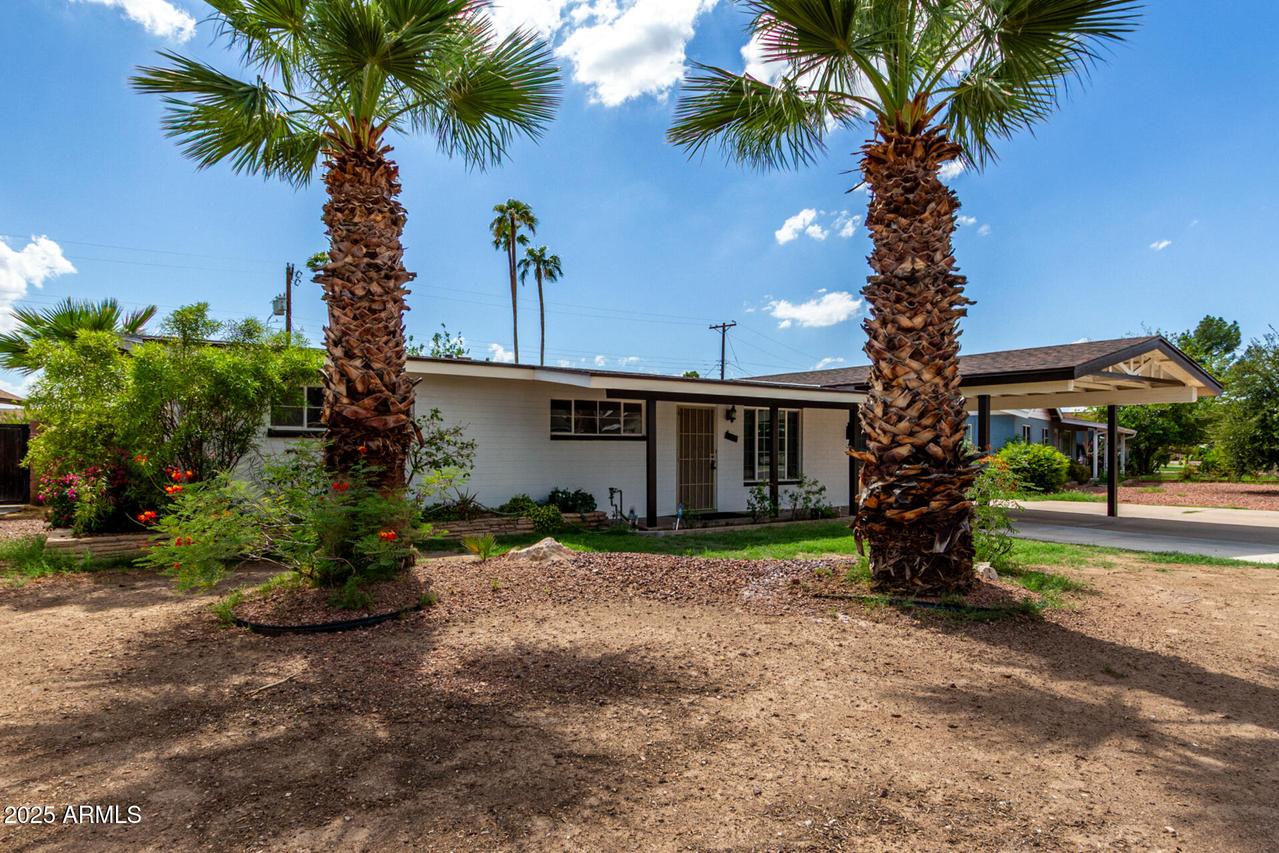 2033 W Palo Verde Dr., Phoenix, AZ 85015