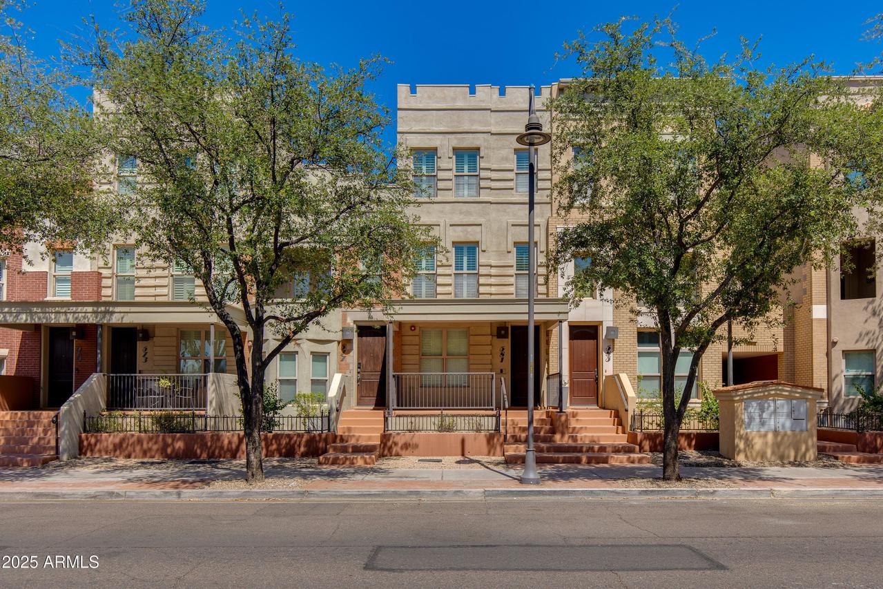 581 S Roosevelt St., Tempe, AZ 85281