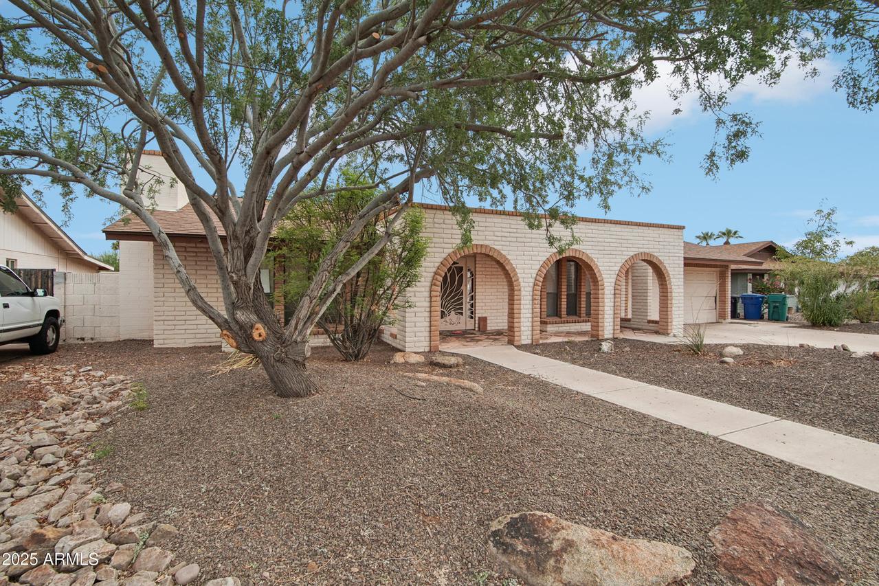 2435 E Evergreen St., Mesa, AZ 85213