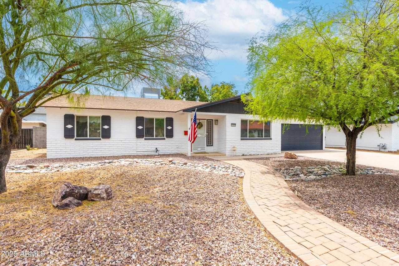 1255 W Devonshire St., Mesa, AZ 85201