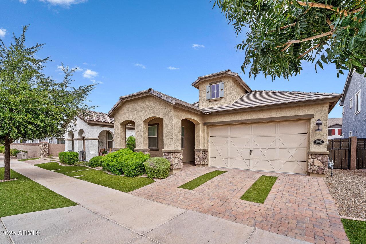 10308 E Nichols Ave., Mesa, AZ 85209