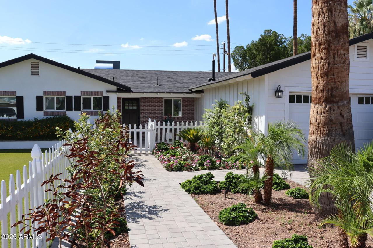 3014 N 53rd Pl., Phoenix, AZ 85018