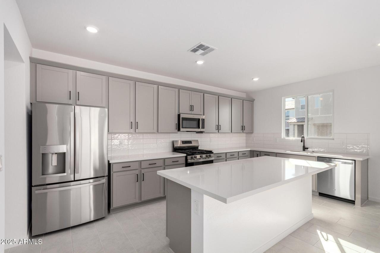 26330 N 24th Glen, Phoenix, AZ 85085