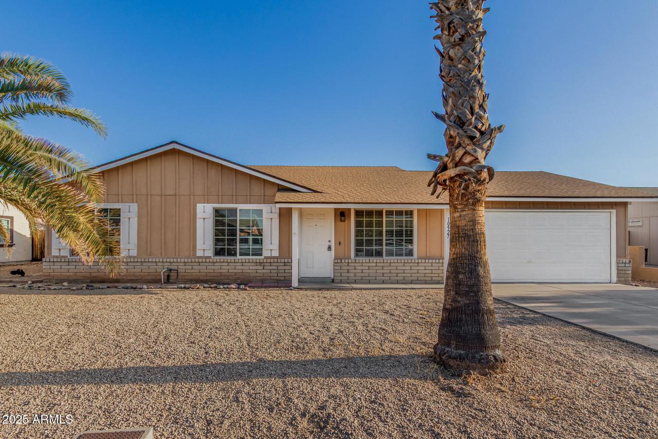 10927 W Calle Del Sol, Phoenix, AZ 85037