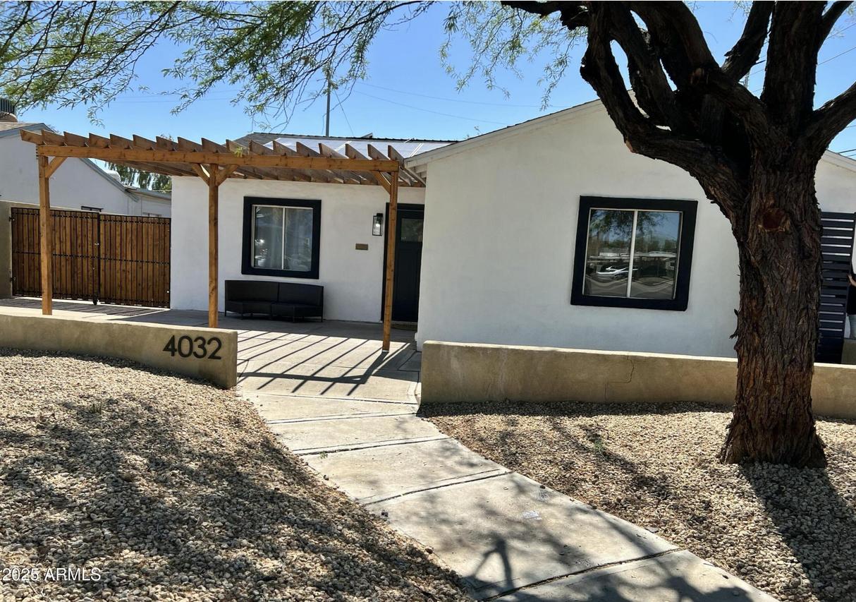 4032 N 11th Ave., Phoenix, AZ 85013