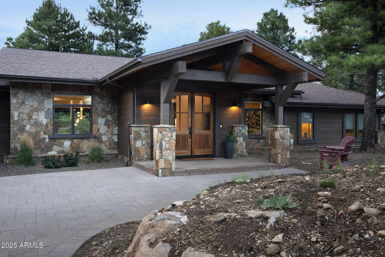 1620 E Castle Hills Dr., Flagstaff, AZ 86005